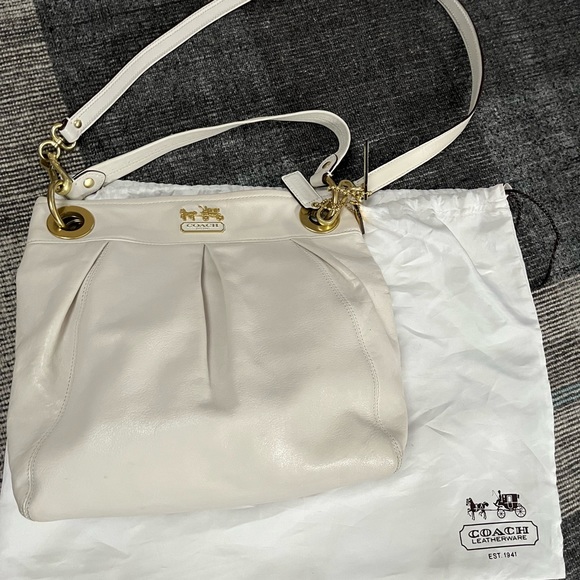Coach Authentic Madison Cream Leather Logo Hippie Crossbody Shoulder Bag Purse - Picture 1 of 9